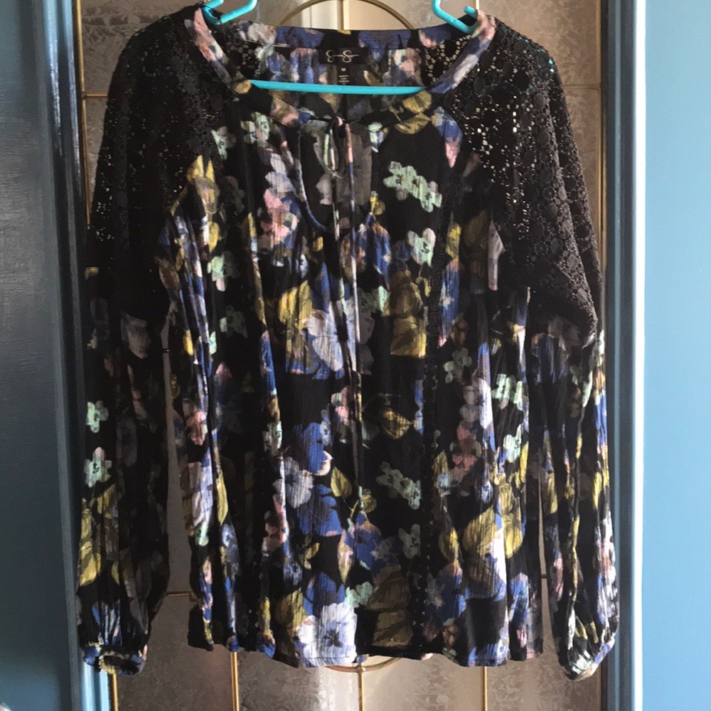 Jessica Simpson flower top